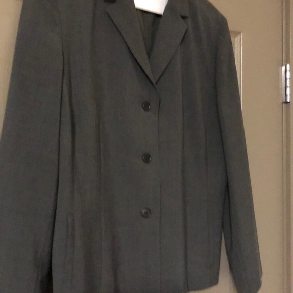 Ann Taylor Lift gray jacket. Fully lined. Pockets - Picture 3 of 8